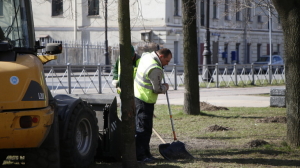 В Петербурге с 1 апреля планируется очистить от снега и грязи 280 млн «квадратов» территории