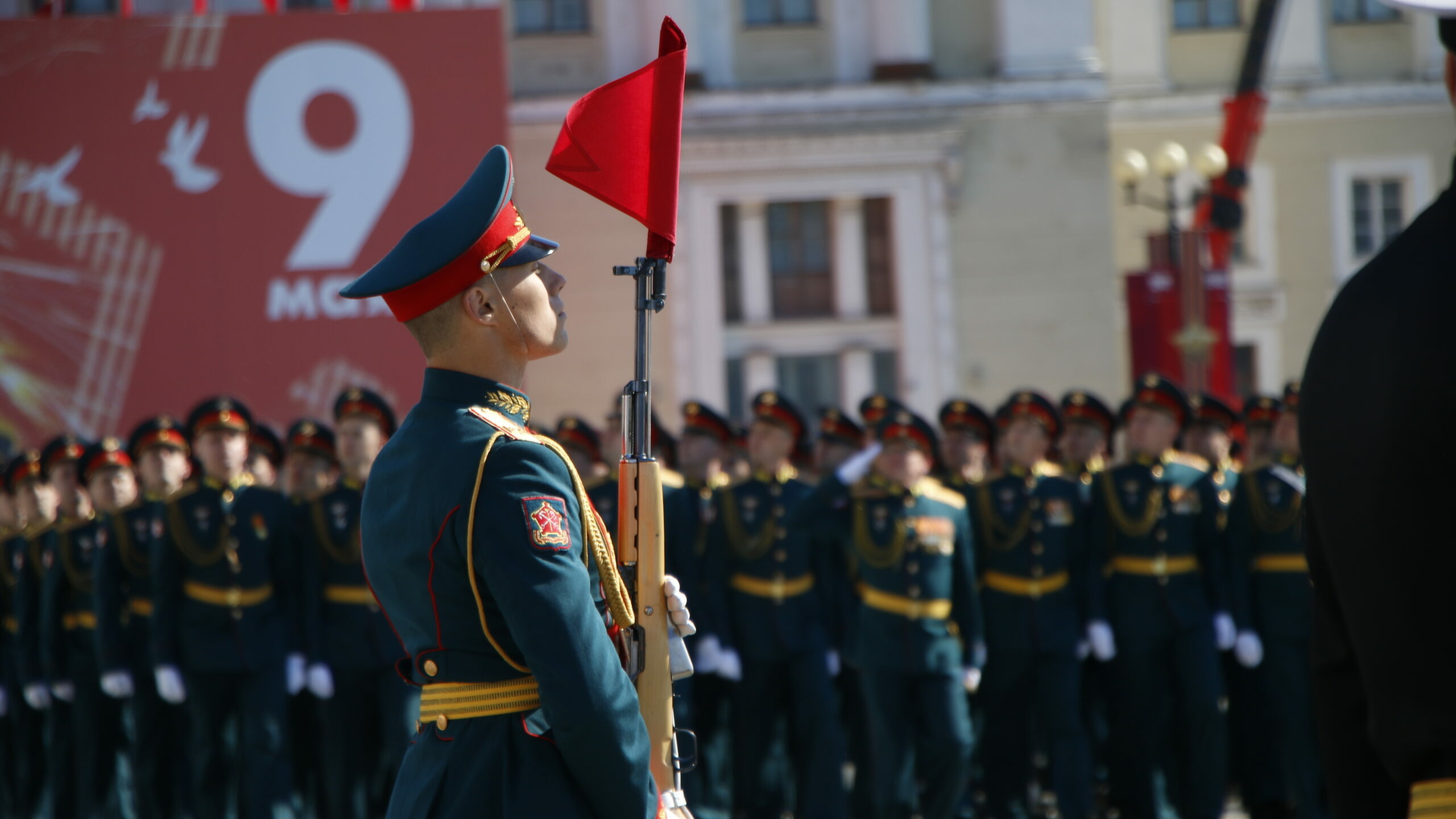 Парад Победы в Петербурге может пройти без горожан