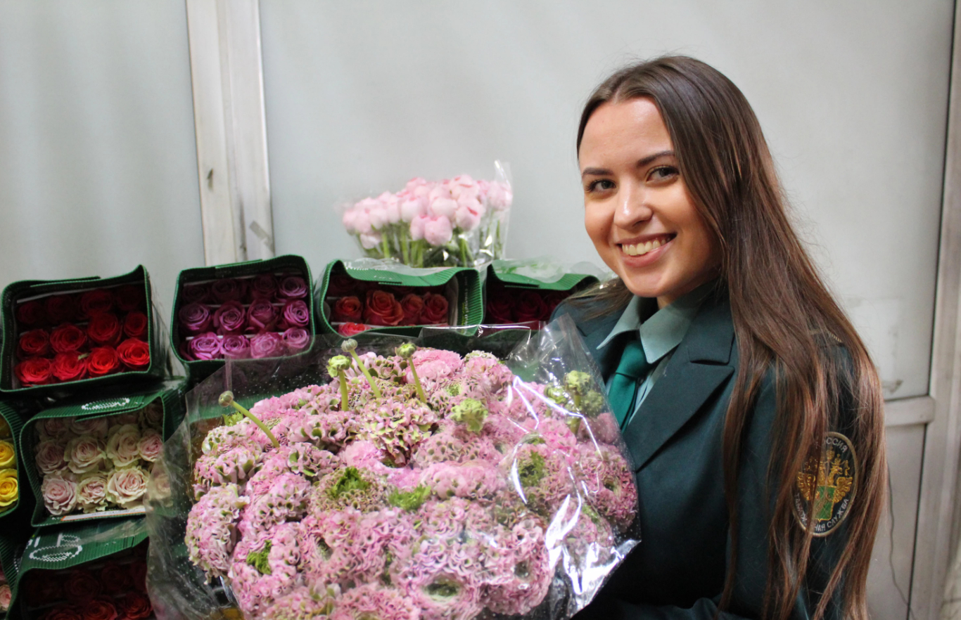 Таможня спасла 8 марта в Петербурге, разрешив ввоз 10 тонн цветов из Латвии