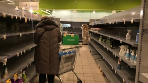 Петербуржцы стоят в часовых очередях в последних двух магазинах Prisma перед их закрытием