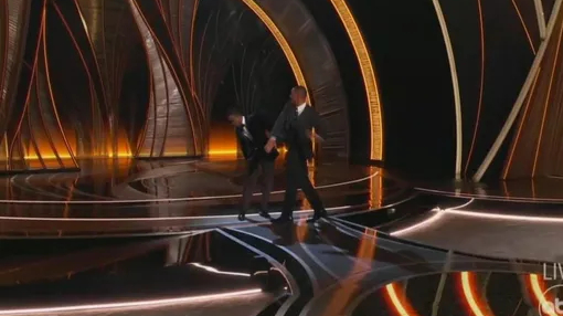 Скандал на «Оскаре»: за что Уилл Смит ударил ведущего Криса Рока прямо на сцене