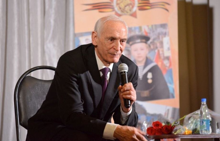 На могиле Ланового обнаружили бесценную историческую реликвию