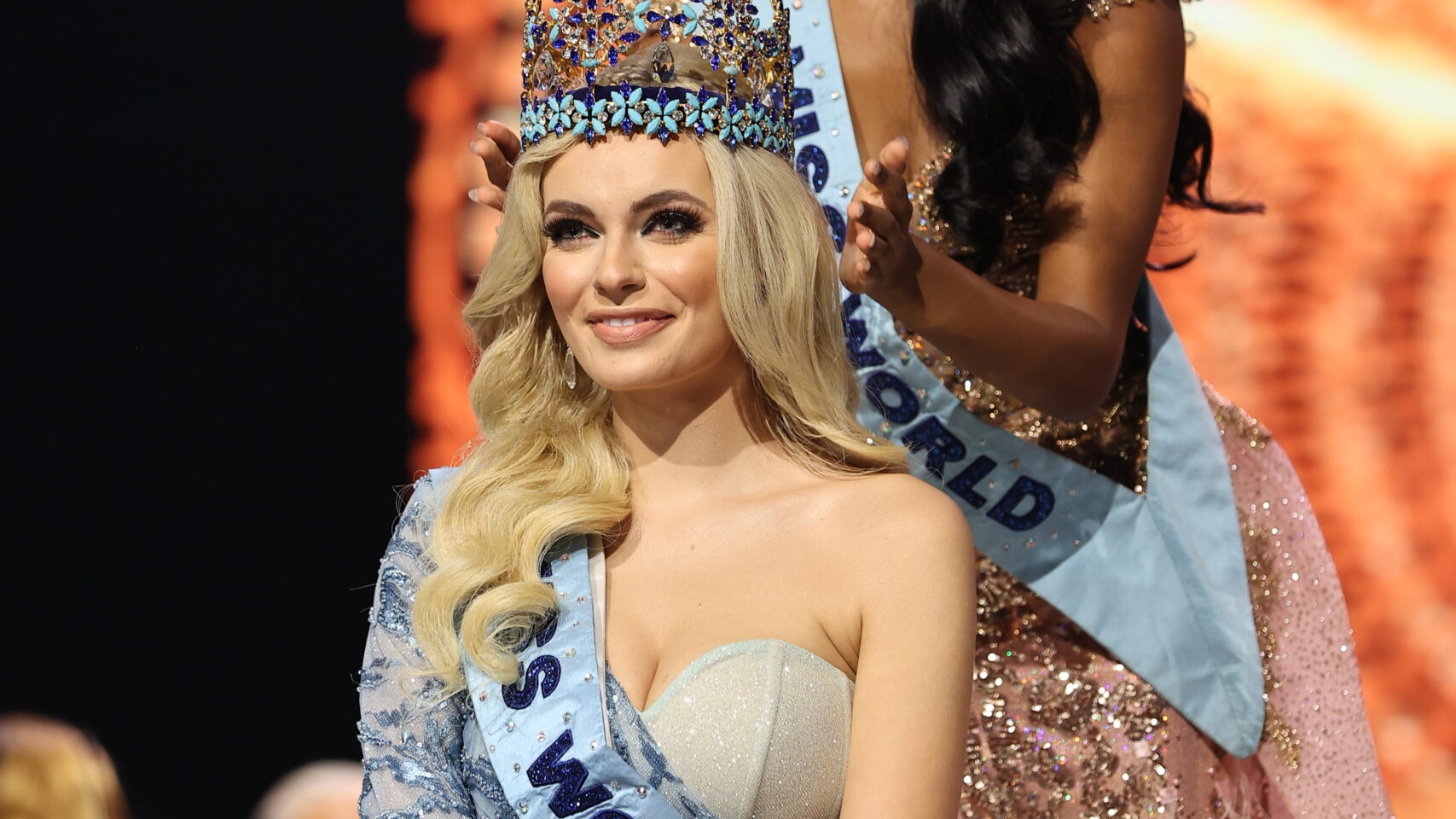 «Я была поражена, когда услышала свое имя”: жительница Польши Каролина Белявская стала “Мисс мира”