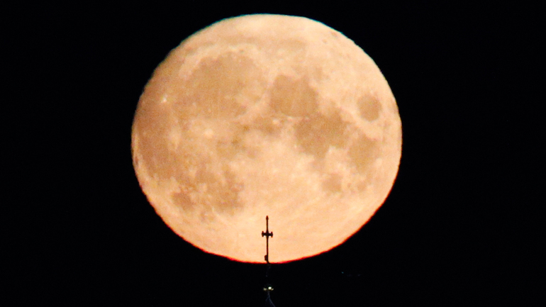 Россияне станут свидетелями полного лунного затмения 8 ноября