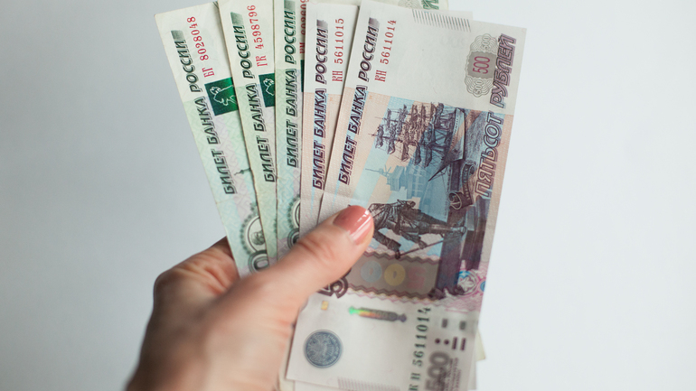 На Ямале пенсионерка отдала мошенникам 16 млн рублей
