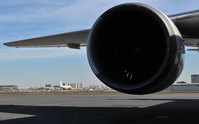 Самолет из Тобольска приземлился в Петербурге без части багажа