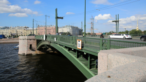 В Петербурге заложили капсулу времени с посланием мостовикам на Биржевом мосту