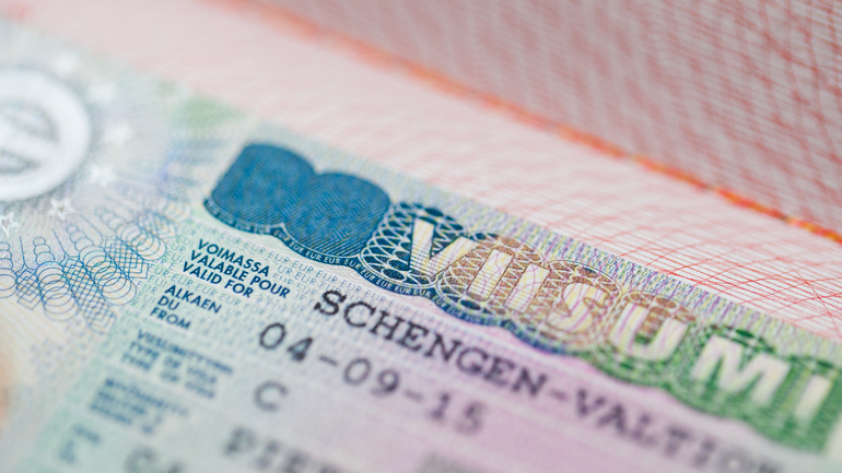 В Госдуме допустили, что россиян могут лишить шенгенских виз