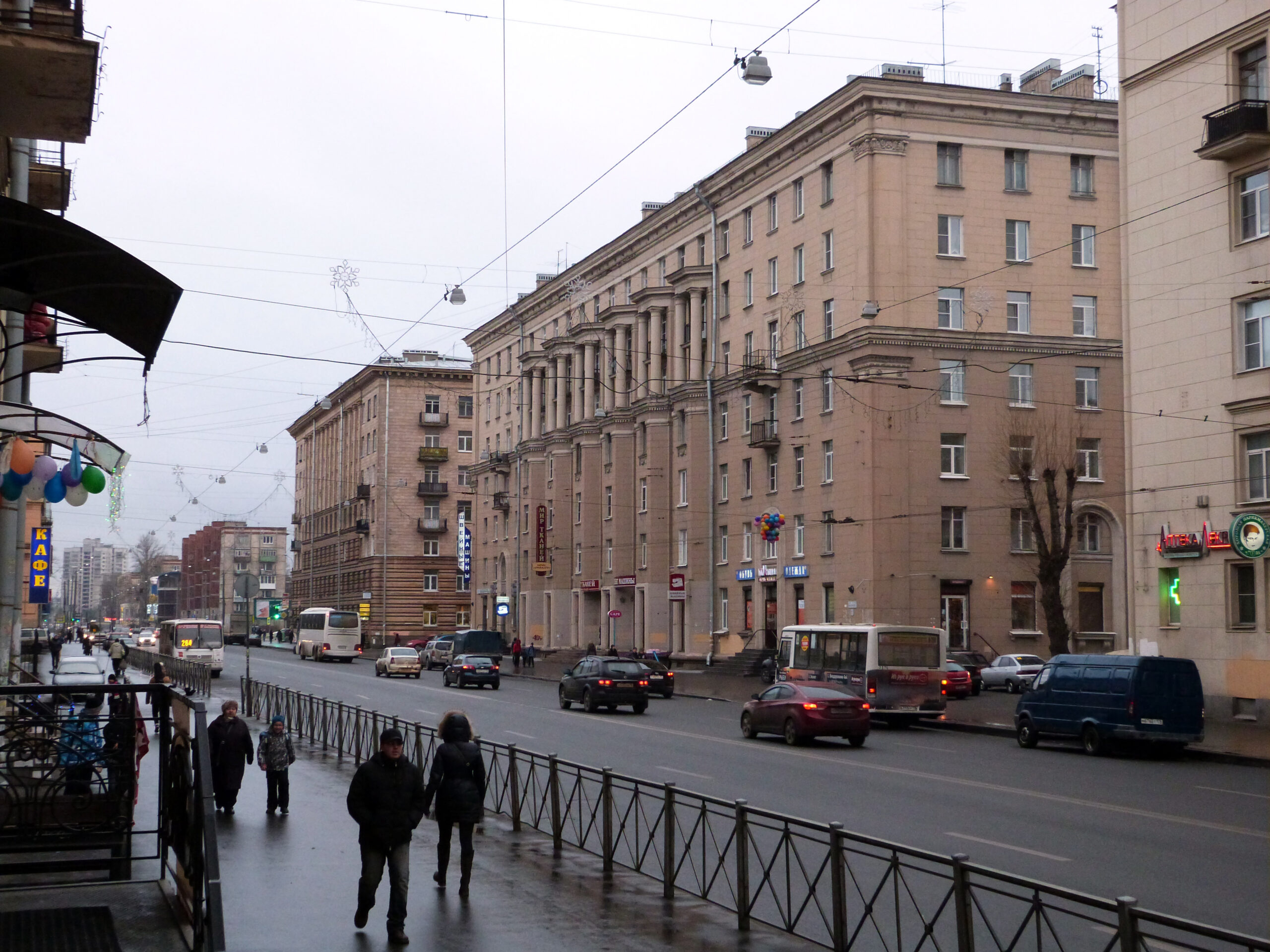 В Петербурге воздух прогреется до +12, к вечеру — дождь