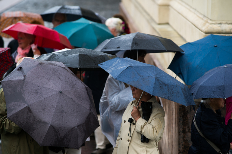 Новую неделю Петербург встретит с дождями