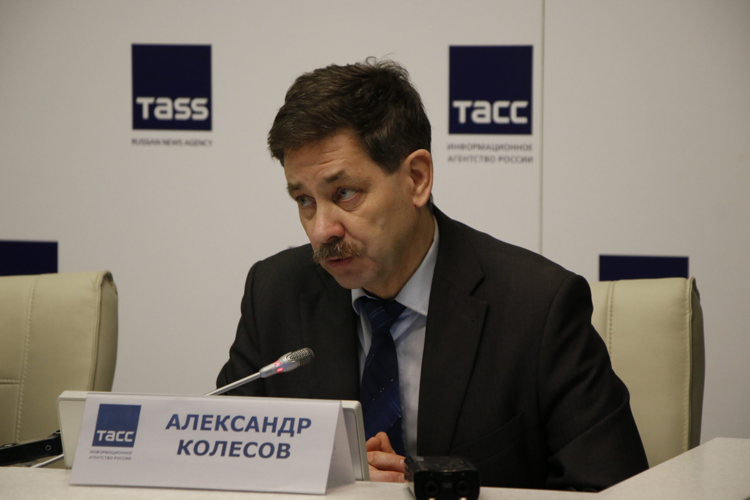 Александр Колесов: тепло придет в Петербург в третьей декаде апреля