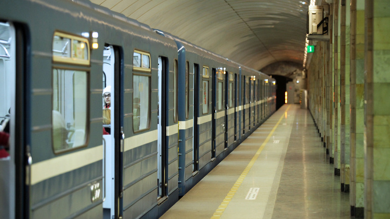Вход на несколько станций метро в Петербурге ограничили из-за высокого пассажиропотока