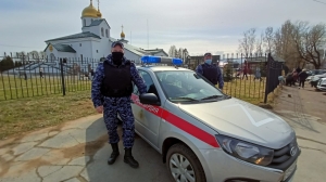 Росгвардейцы проверили храмы Петербурга перед празднованием Пасхи