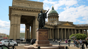 Казанский сквер открылся для посещений после просушки