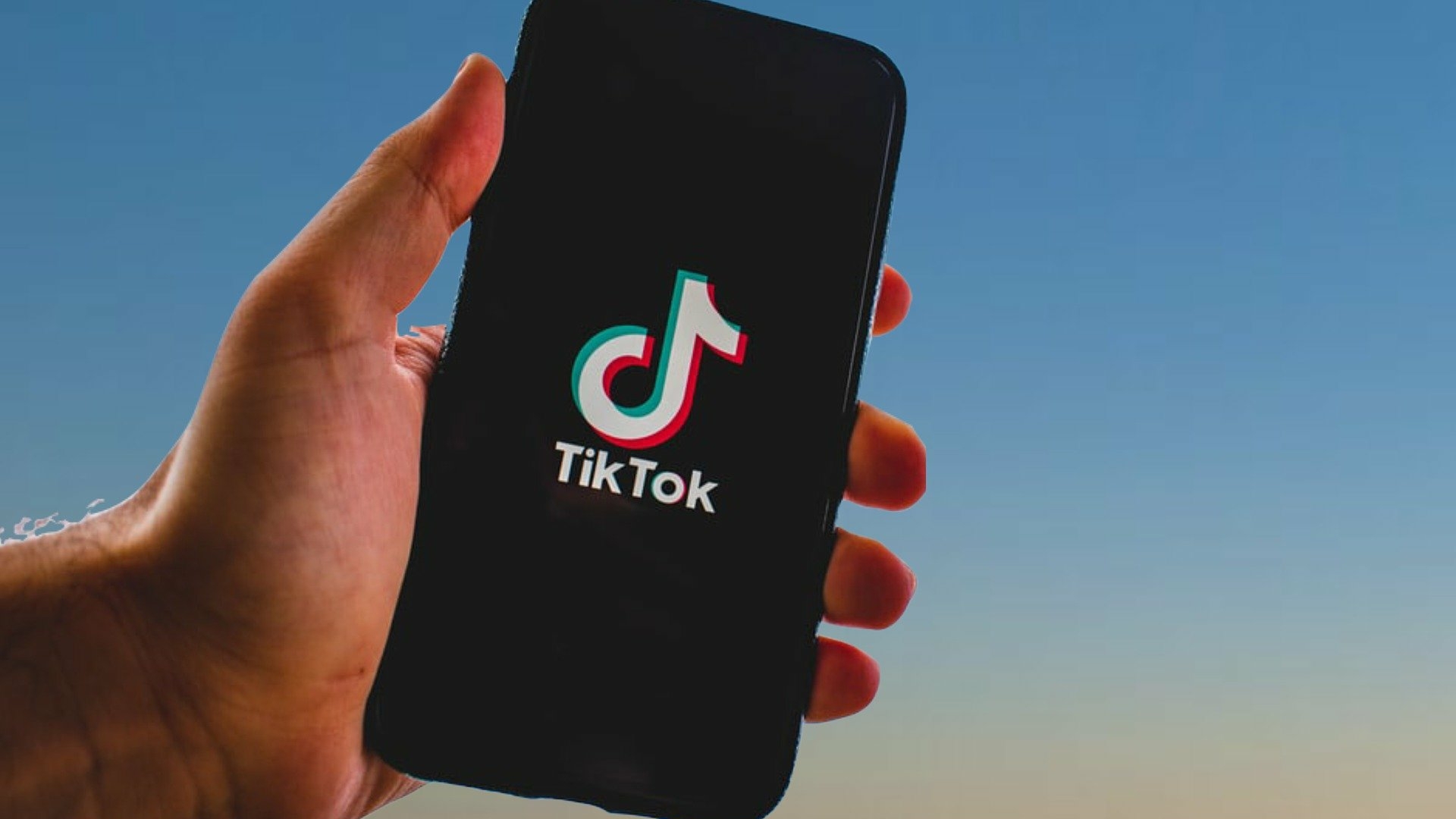TikTok заработал 3,3 млрд рублей в России за 2021 год