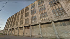 На проспекте Обуховской Обороны обвалилась часть здания Невского завода