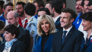 Макрон лидирует на выборах президента Франции после подсчета 97% голосов
