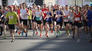 Участники марафона «Пушкин – Санкт-Петербург» финишируют на Дворцовой площади