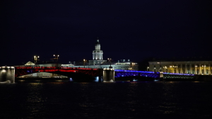 Множество светодиодов окрасят Дворцовый мост в триколор в честь Дня Победы