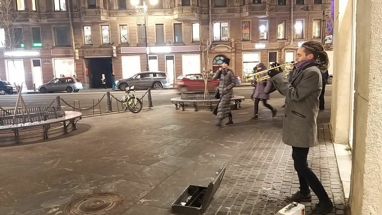 Уличных музыкантов хотят штрафовать на 5 тысяч рублей за выступления на улицах Петербурга