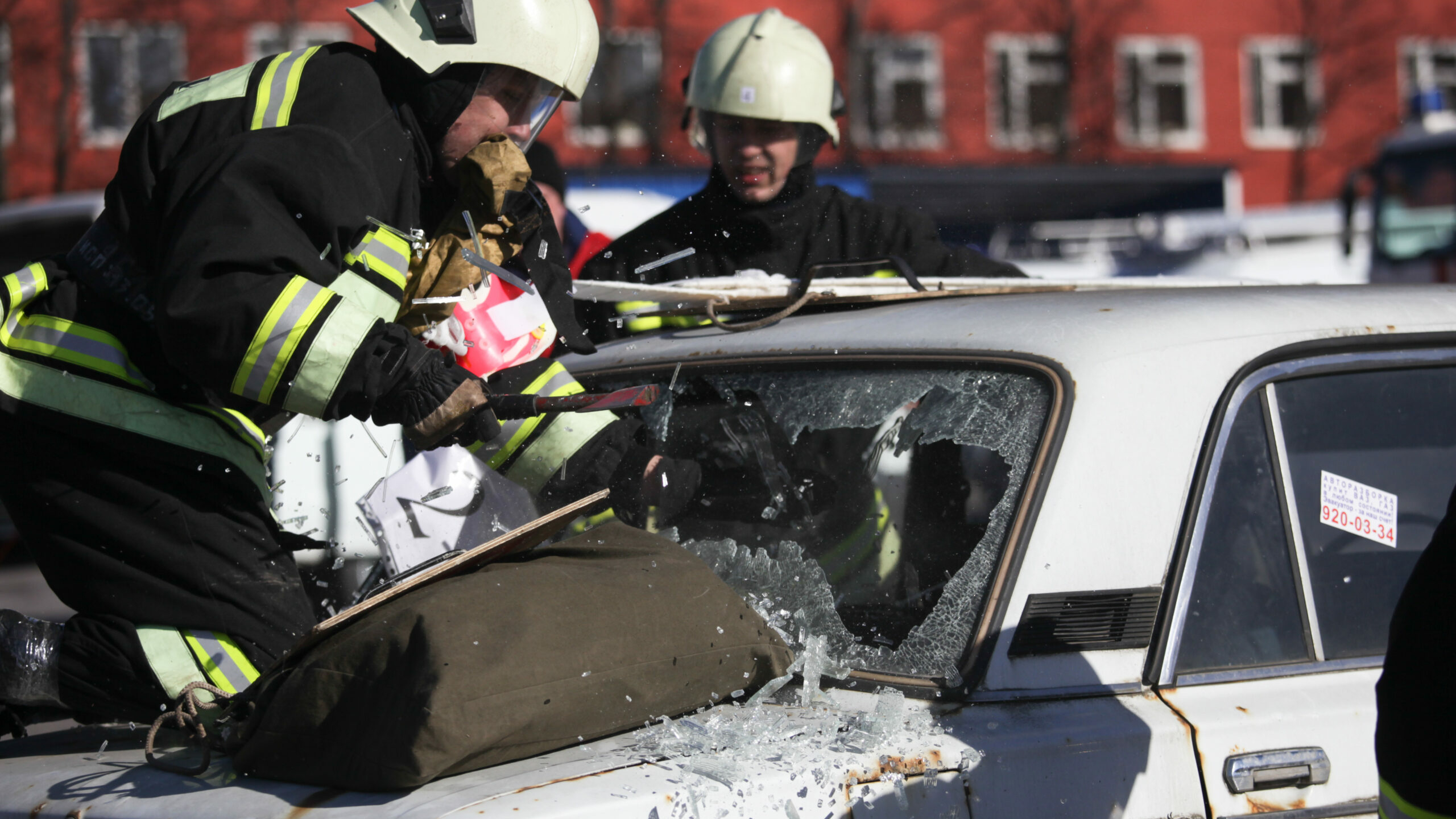 В Ленинградской области стартовали учения по тушению пожаров и спасению людей