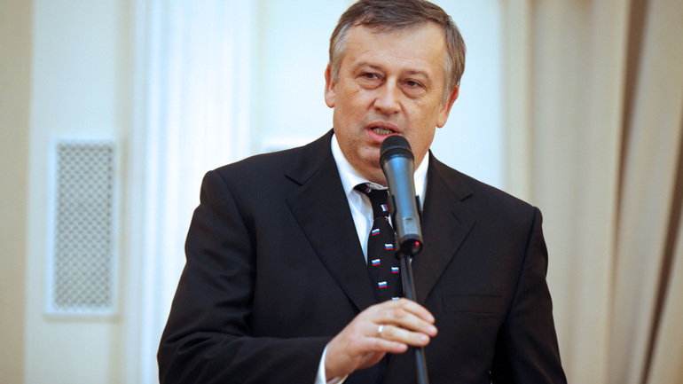 Губернатор Дрозденко проводил депутатов Ленобласти на каникулы