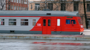 В Ивановской области локомотив столкнулся с легковушкой на переезде: есть пострадавшие