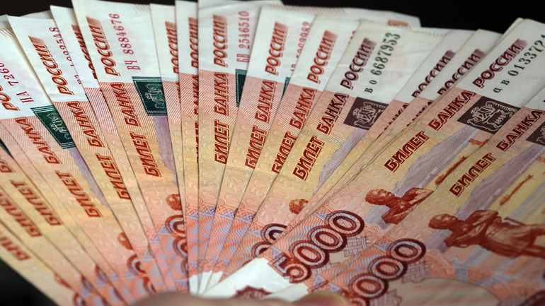 Петербургская пенсионерка перевела на “безопасный” счет мошенников почти 7,7 млн рублей