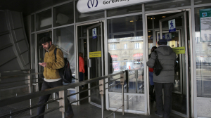 Петербуржцы накурили у метро на 178 тысяч рублей штрафов