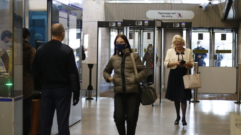 В метро Петербурга отменят масочный режим при условии снятия ограничения во всем городе