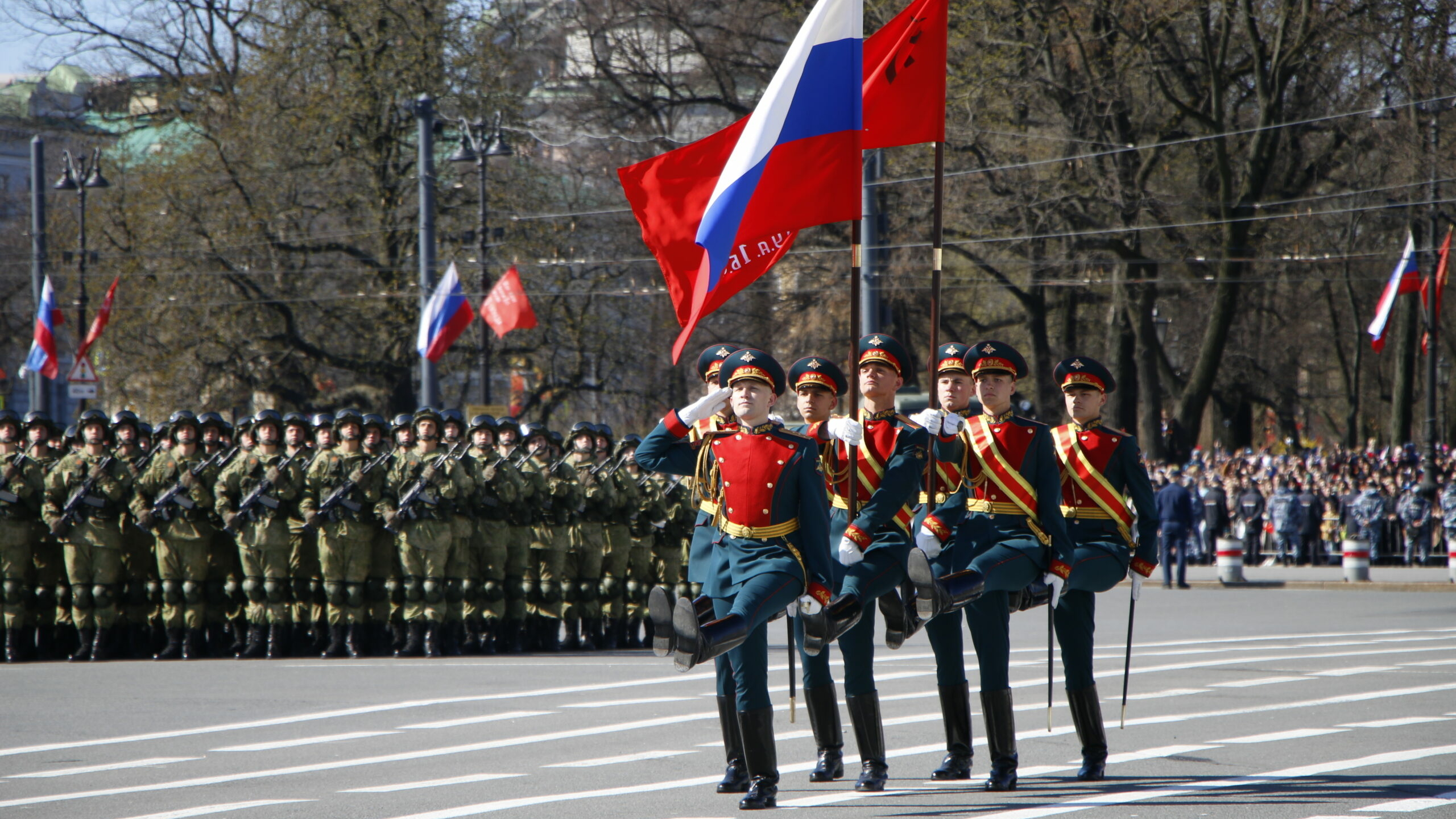 Санкт-Петербург отмечает 77-ю годовщину Победы в Великой Отечественной войне