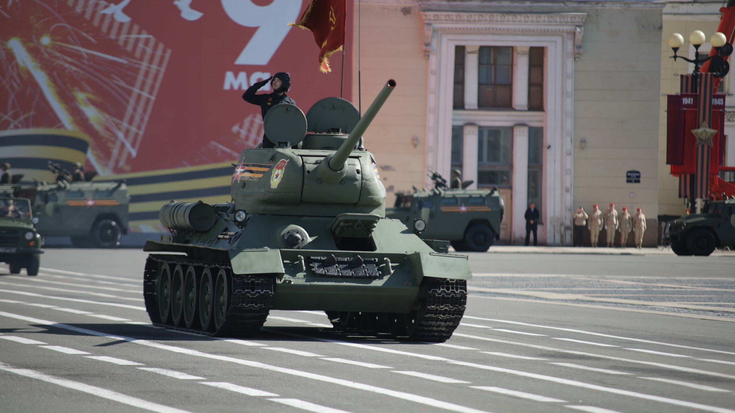 Центр Петербурга перекрыли из-за очередной репетиции парада Победы