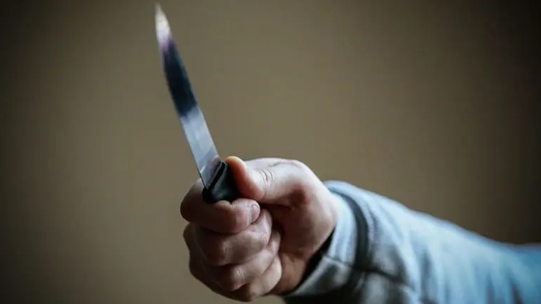 Житель Мурино избил и исполосовал ножом друга после интернет-знакомства