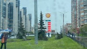 На уходящих из России заправках Shell петербуржцы заметили «бесплатный» бензин