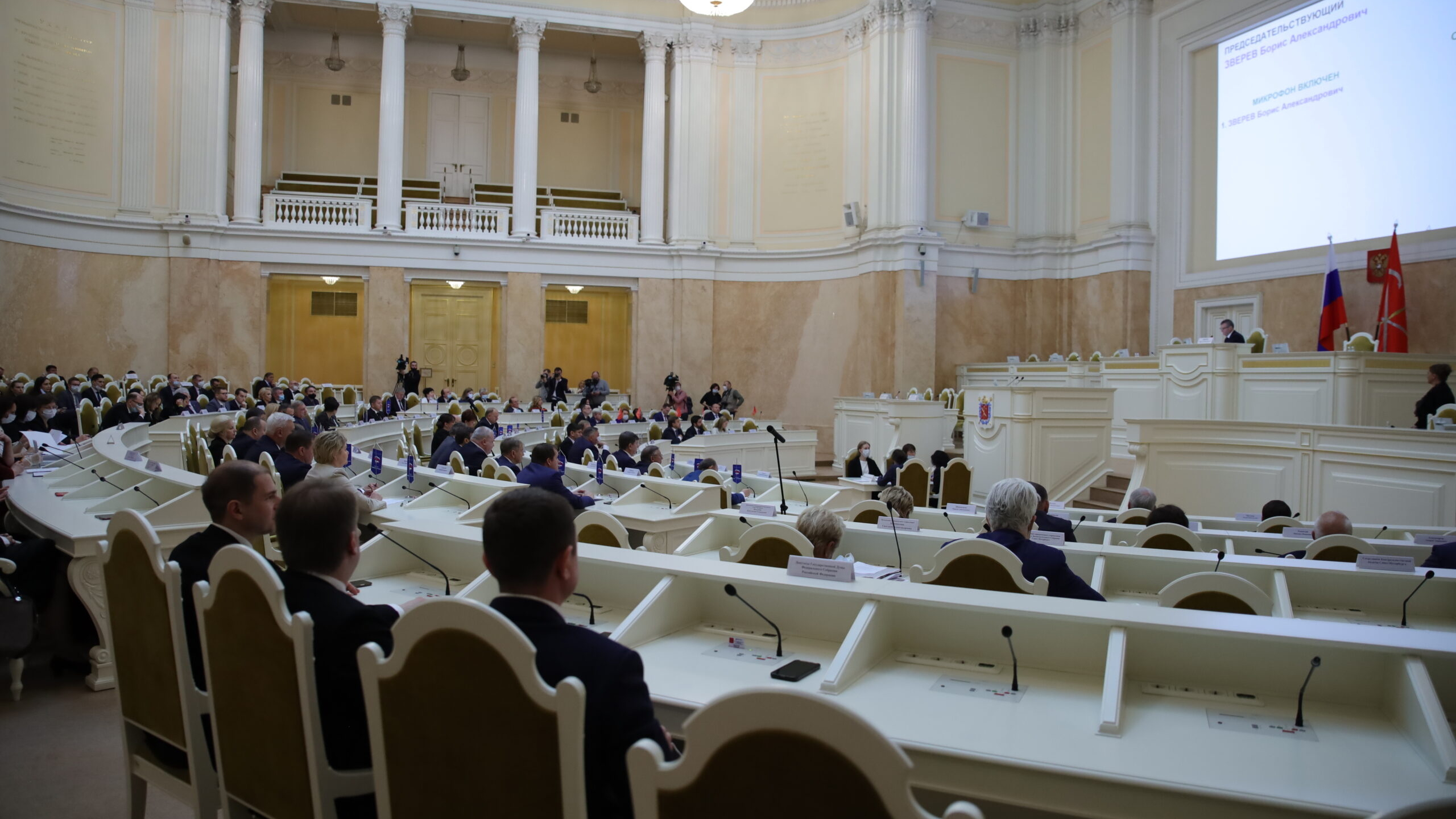 Губернатор Беглов обошел всех депутатов Петербурга по числу внесенных законопроектов