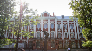 После введения западных санкций интерес петербургских студентов к недружественным странам угасает