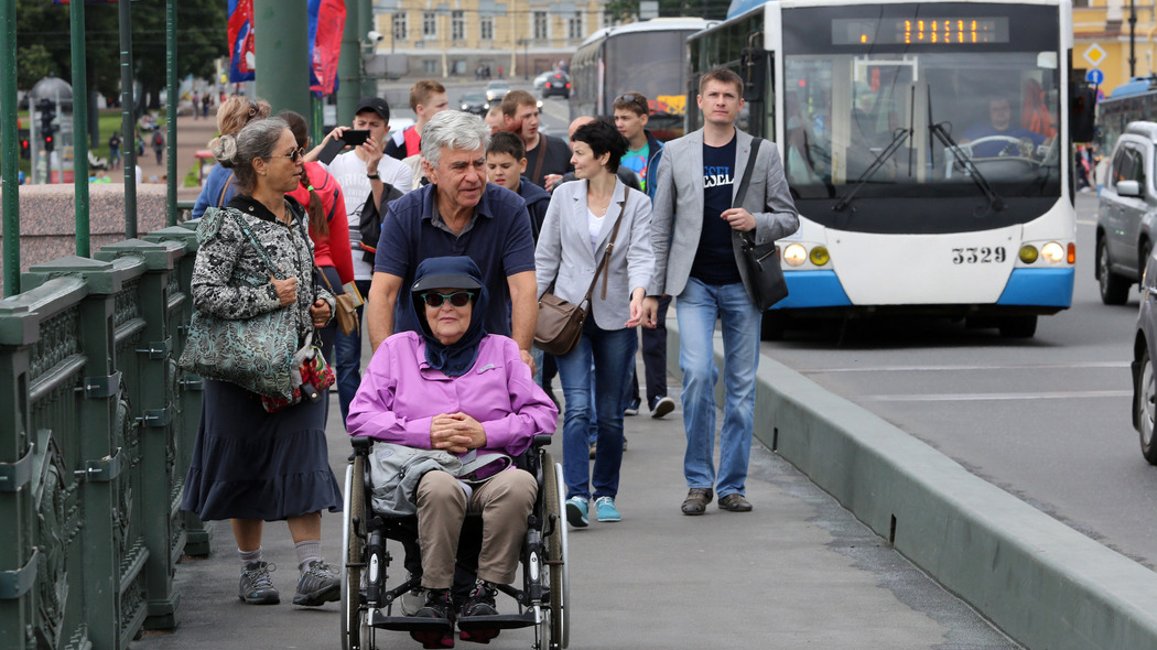 В Петербурге появились удобные автобусы для людей с инвалидностью