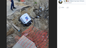 Робот-курьер «Почты России» не добрался до адресата, провалившись в яму в Мурино