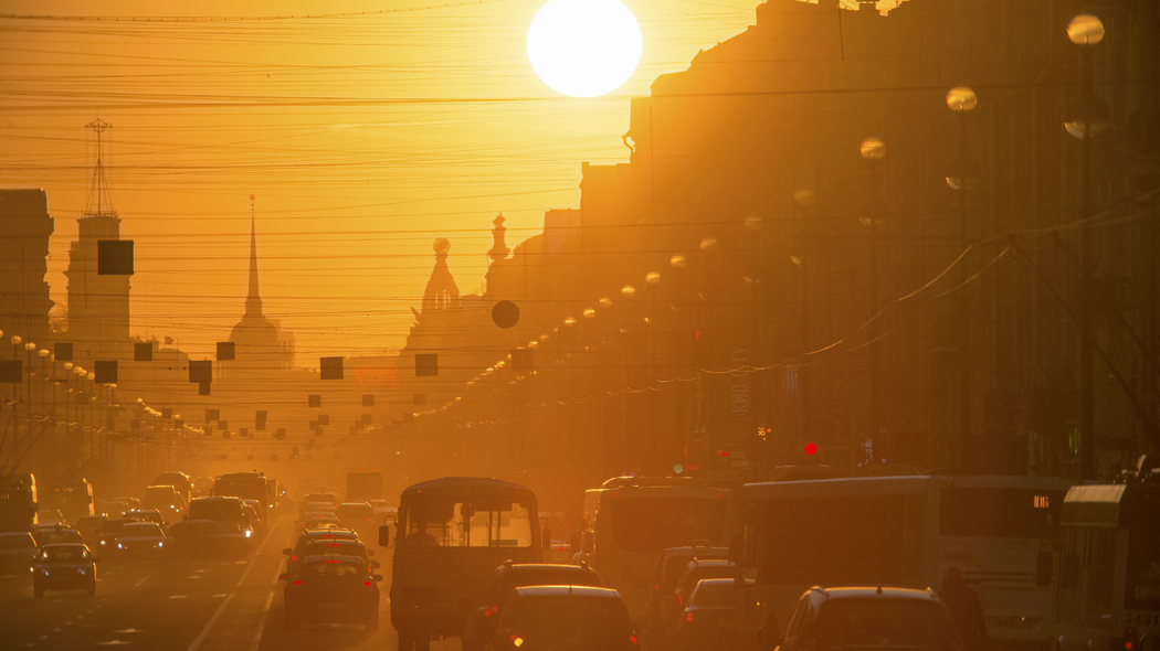 Петербуржцам рассказали, как долго в городе пробудет аномальная жара