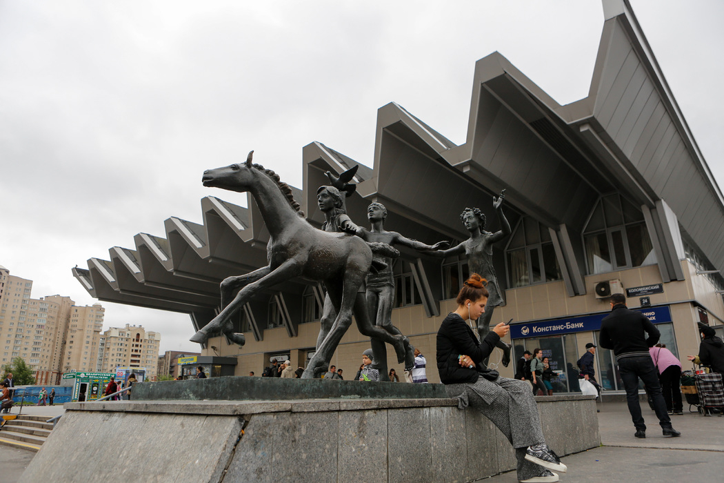 Метро пионерская открыли