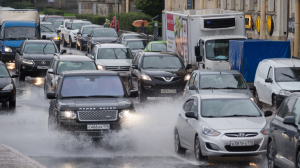 Петербуржцам показали, где лучше не парковать машины в ночь сильных дождей