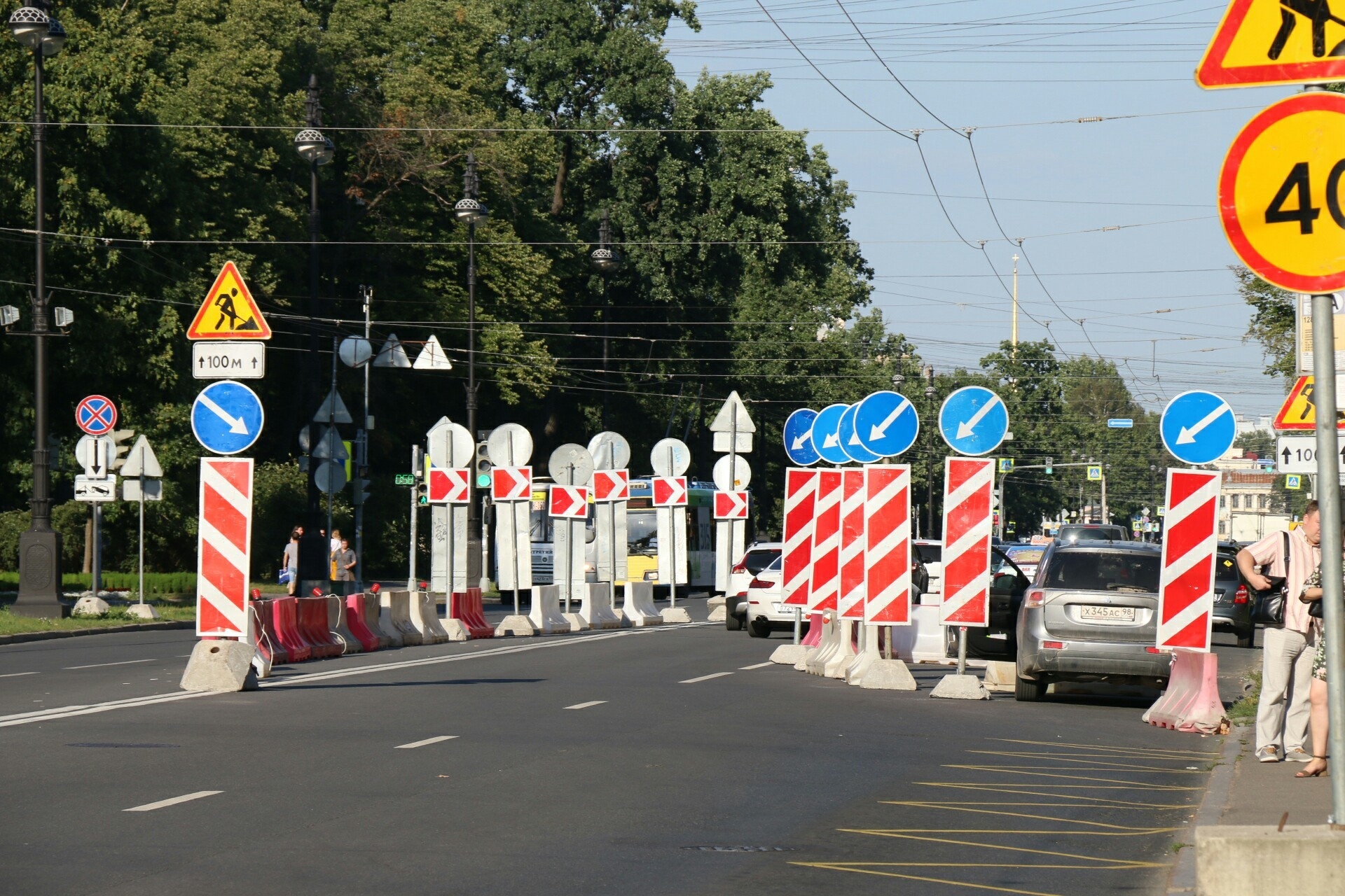В Петербурге дискриминируют пешеходов: тротуаров ремонтируют в 42 раза меньше, чем дорог