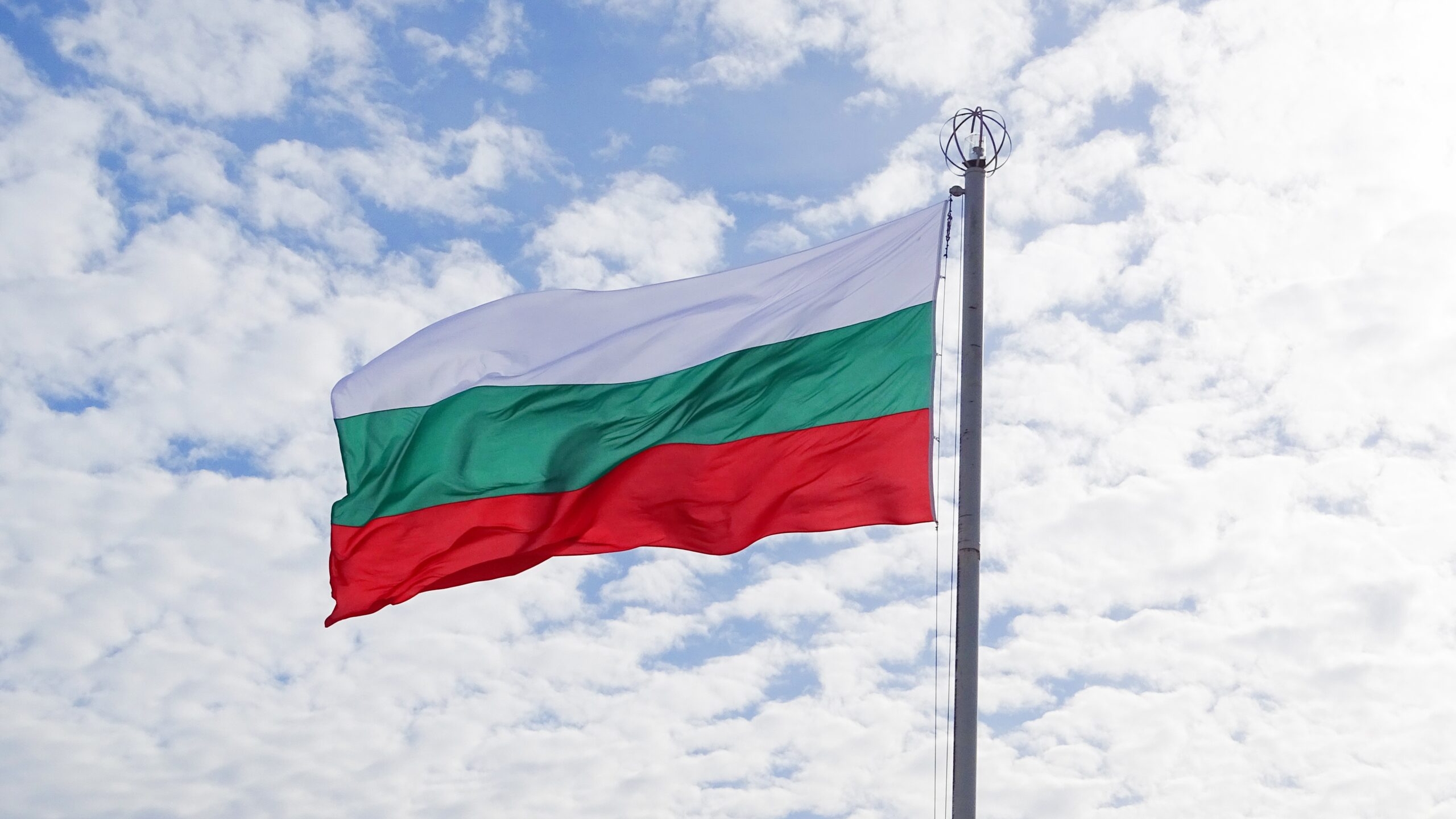 Болгария высылает из страны 70 российских дипломатов