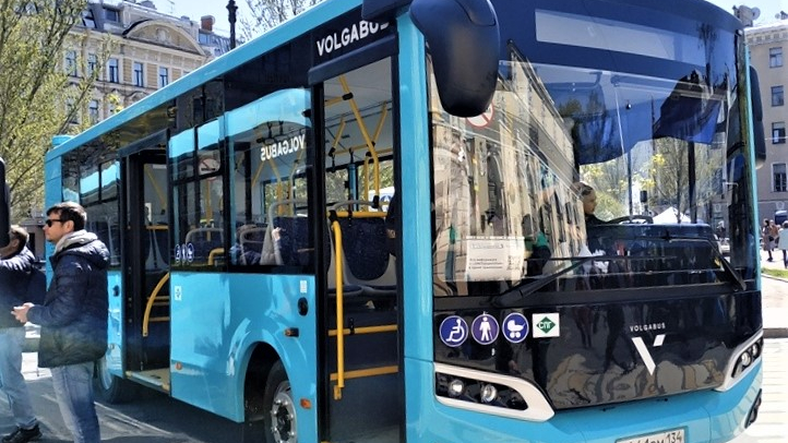 В Петербурге запустили новый социальный автобус от метро «Купчино» в Пушкин