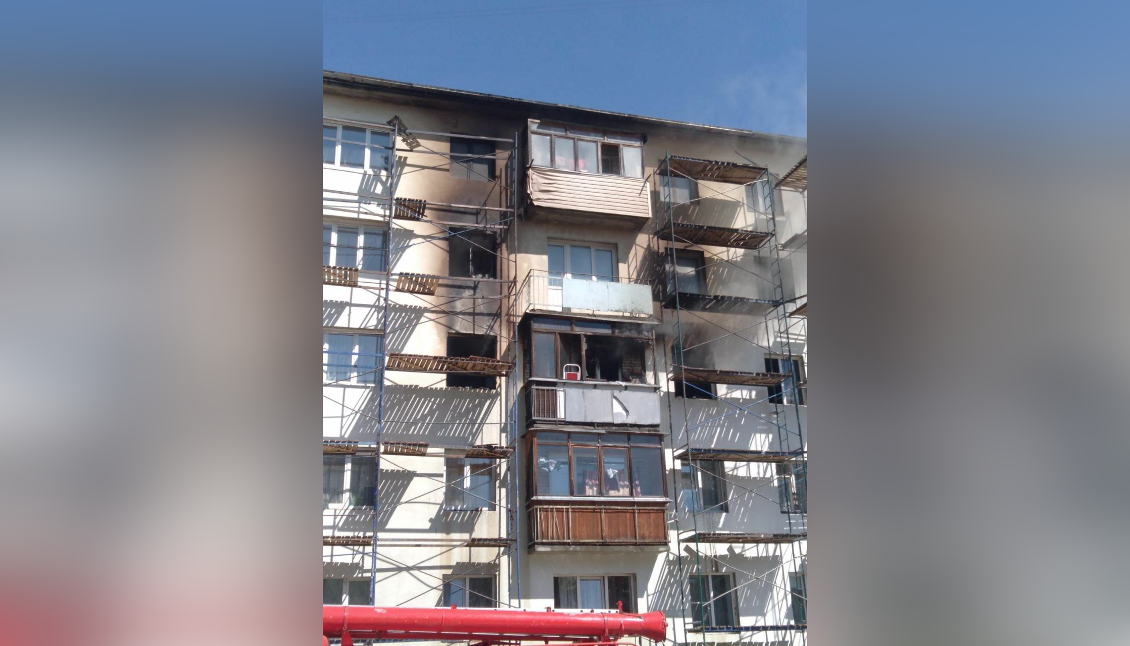 Губернатор Ленобласти сообщил об одном пострадавшем подростке при взрыве дома в Дубровке
