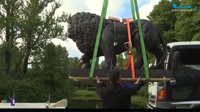 В Московский парк Победы спустя 50 лет возвращаются львы