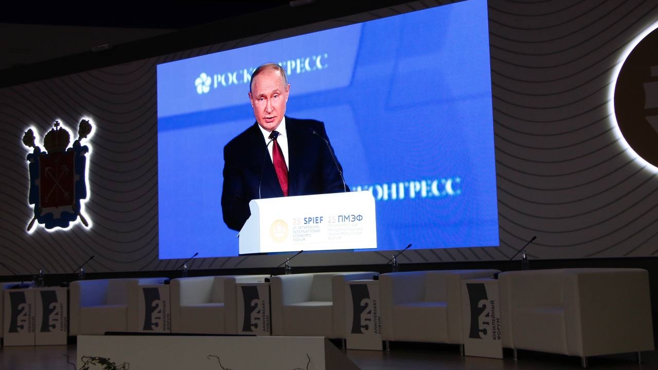 Путин: мрачные прогнозы относительно российской экономики не сбылись