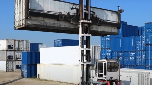 Универсальность и преимущества рефконтейнеров для хранения и транспортировки товара
