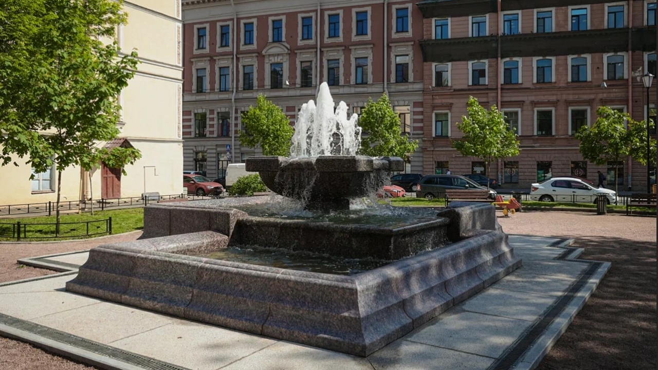 В Водоканале петербуржцам напомнили про опасность купания в фонтане