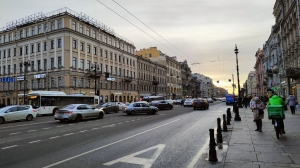 Платные парковки и строительство магистралей помогают избежать введения платного проезда в центр Петербурга